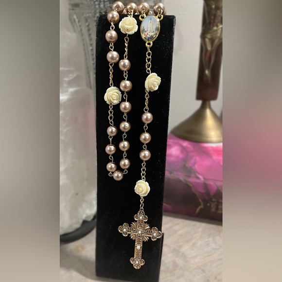 Handmade Pink Beige Pearl Rosary, W/ White Rose Mysteries, and Gold Metal Accent - Picture 5 of 5